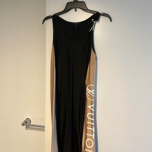 Louis Vuitton bodycon dress Condition used. Material Viscose Color black size xs